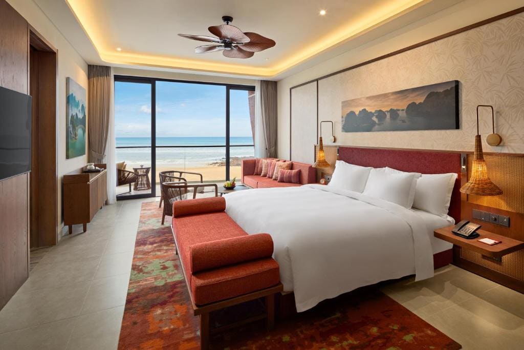 Junior Suite with Ocean View room - Image 3