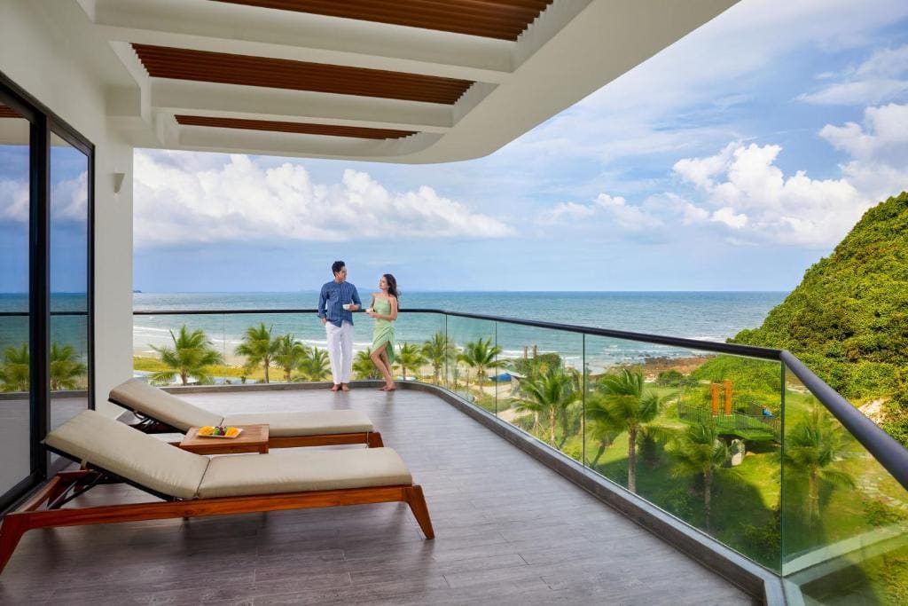 One-Bedroom Suite with Ocean View room - Image 2