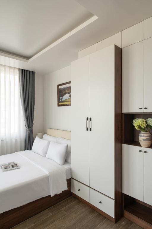 Queen Room with Balcony room - Image 1