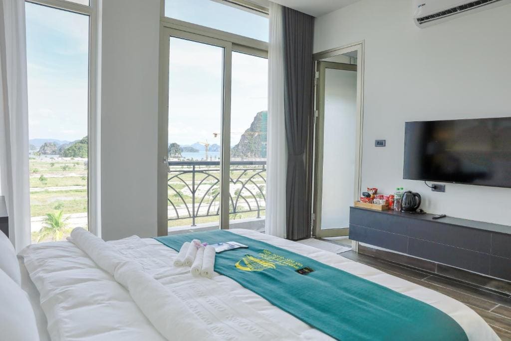 Deluxe Double Room with Balcony room - Image 3
