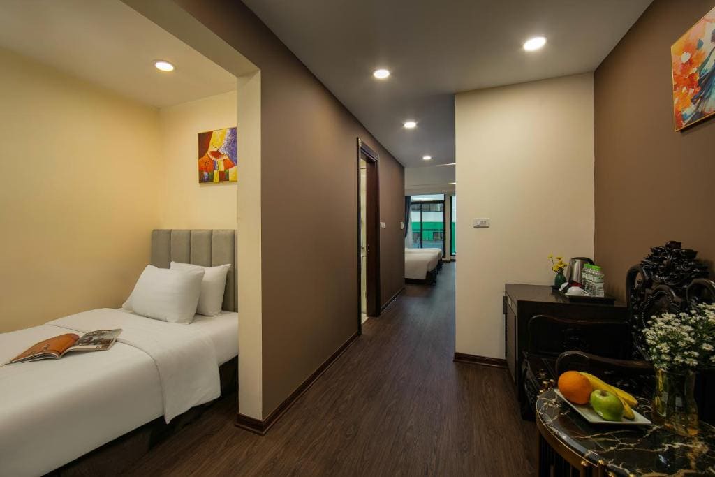 Family Suite with Balcony room - Image 2