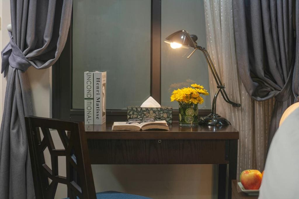 Superior Queen Room room - Image 2