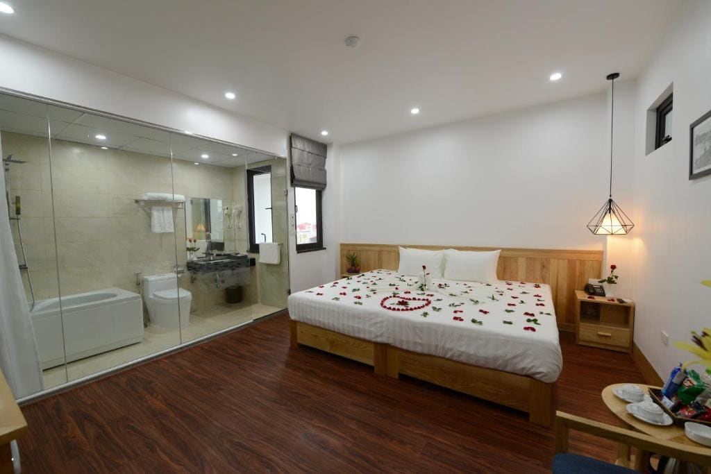 Honeymoon Suite Room room - Image 2