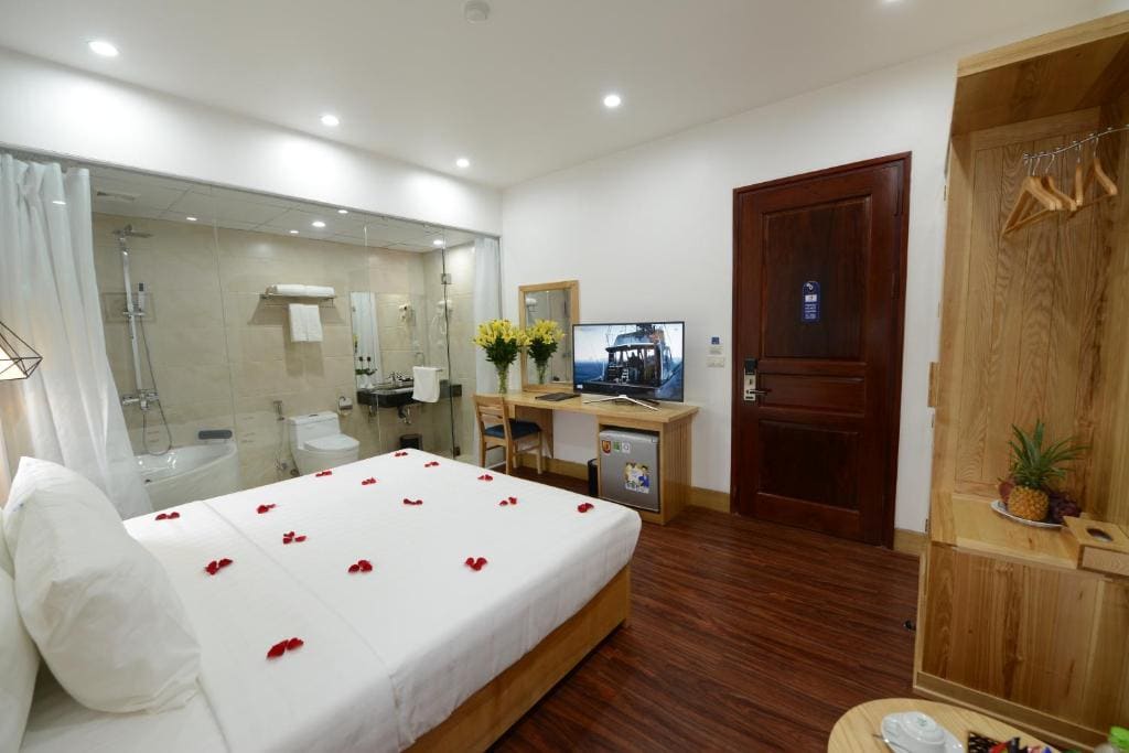 Honeymoon Suite Room room - Image 1
