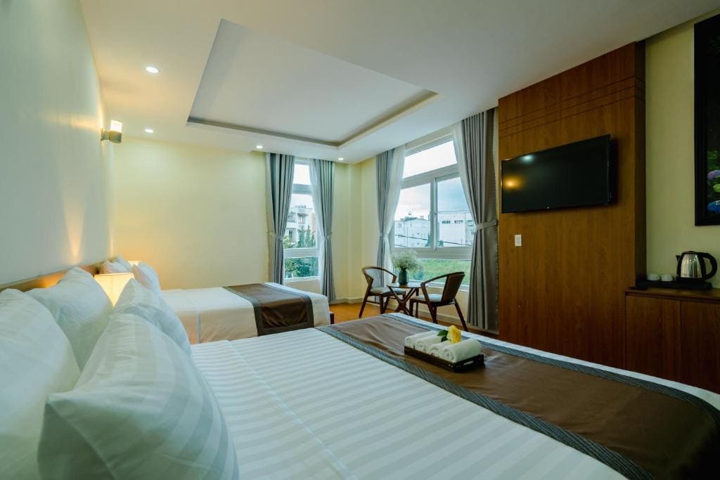 Deluxe Family Suite room - Image 2