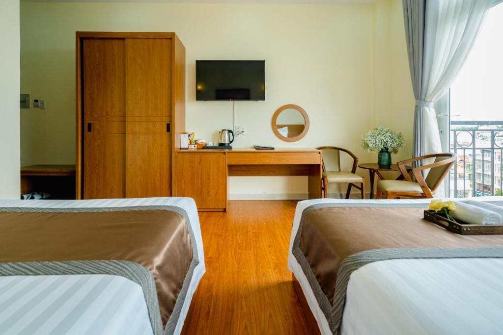 Superior Twin Room room - Image 3