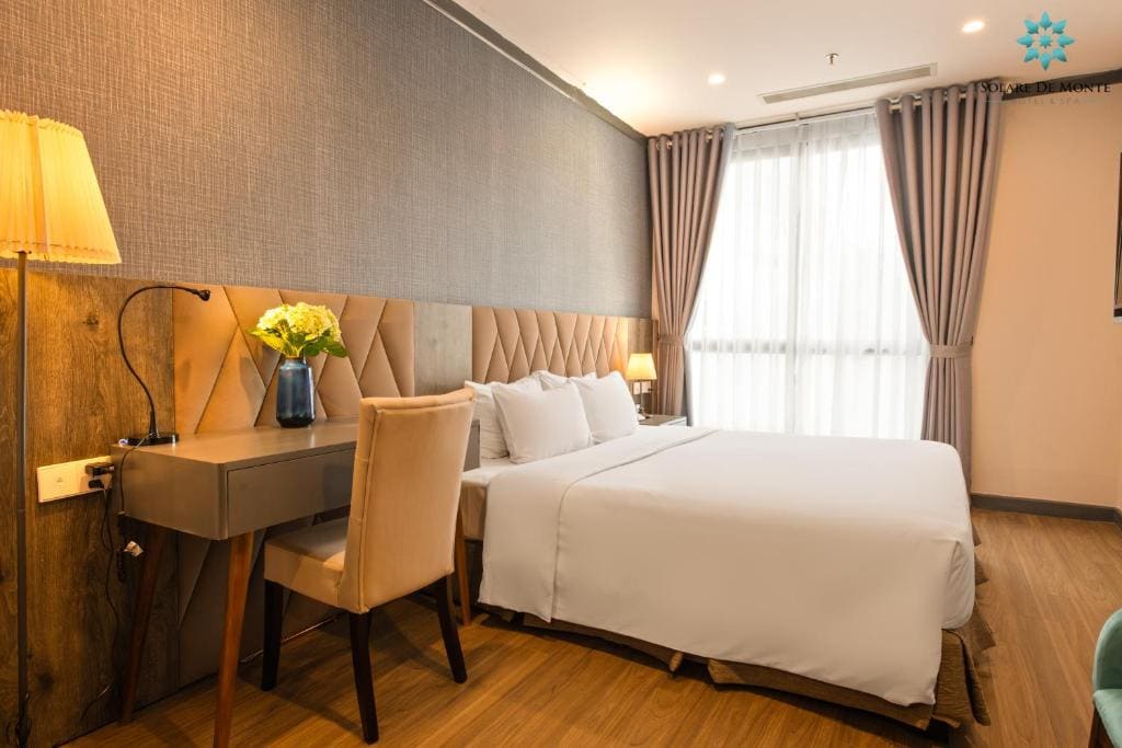 Premier City View with Bathtub room - Image 3