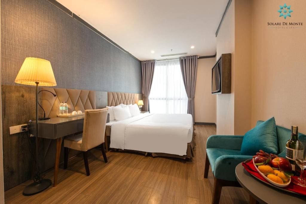 Premier City View with Bathtub room - Image 2