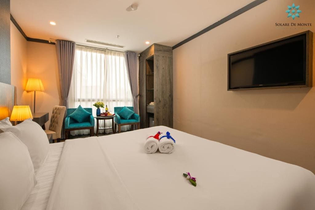 Junior Suite with City View room - Image 2
