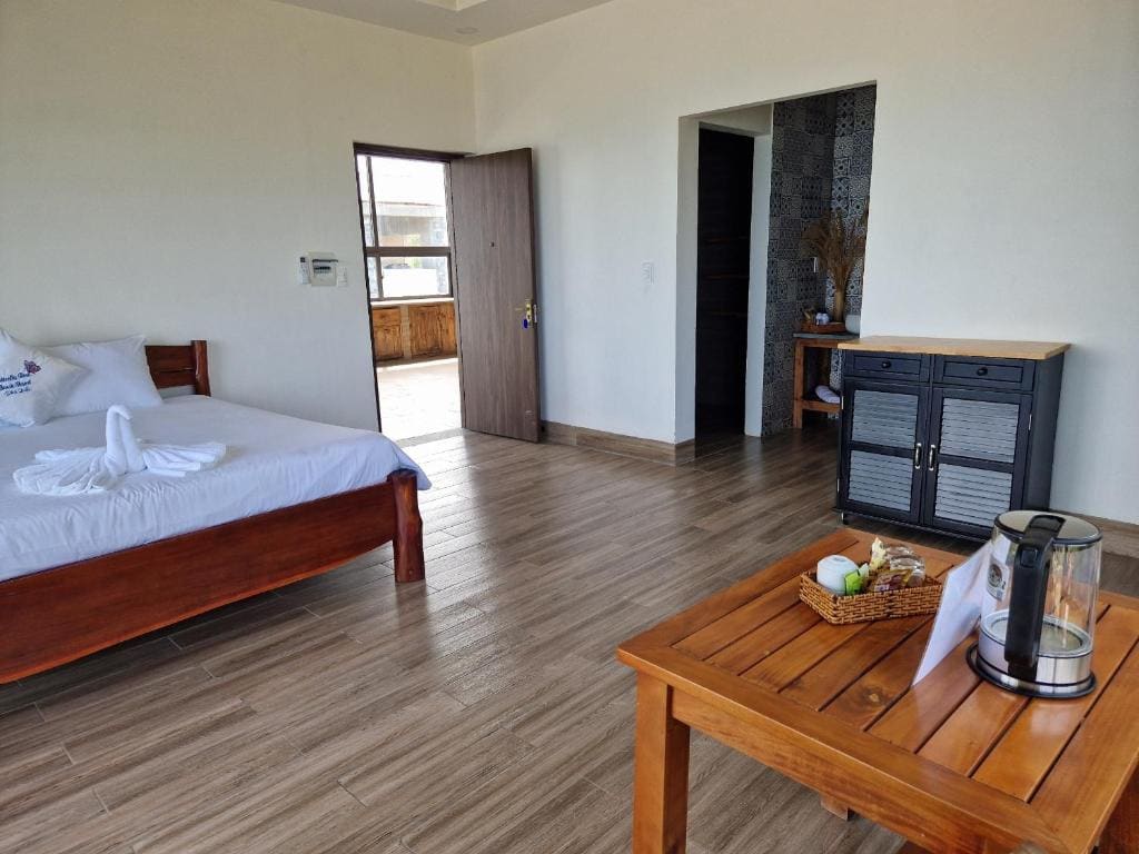 Queen Room with Sea View room - Image 1