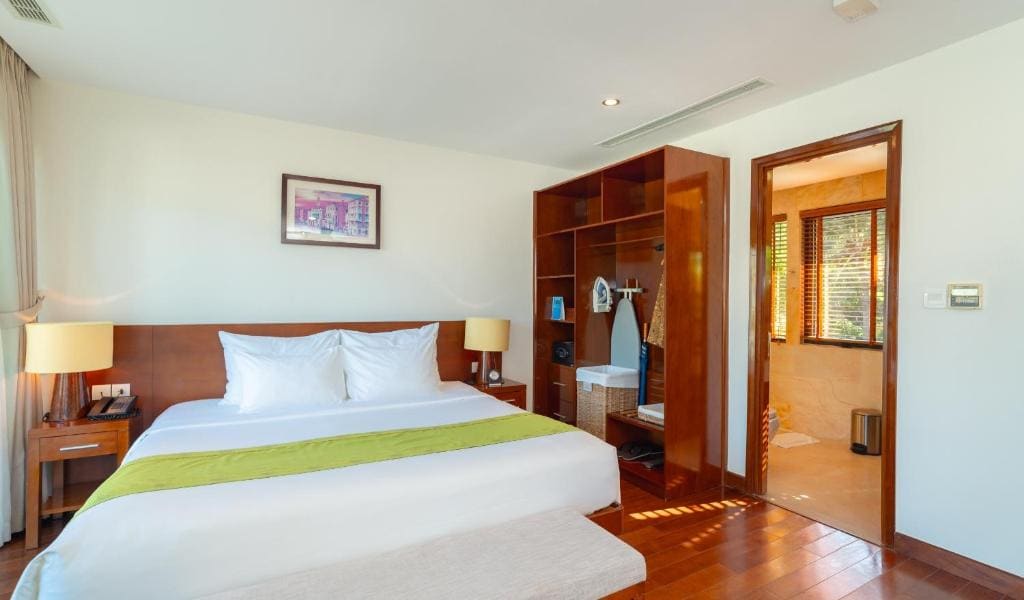Bungalow room - Image 1