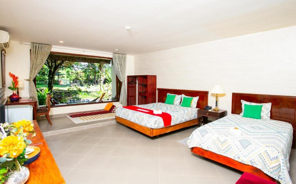 Suite with Lake View room - Image 1