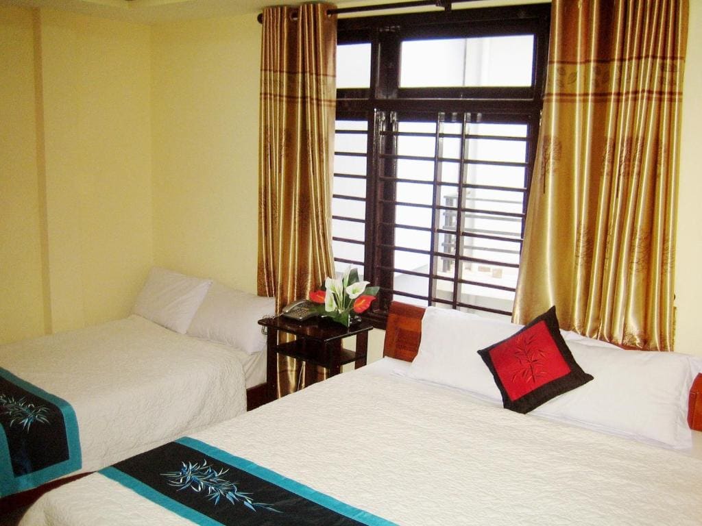 Superior Triple Room room - Image 2