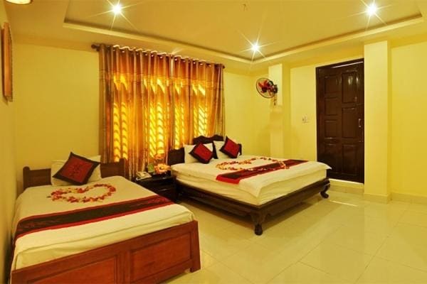 Superior Triple Room room - Image 3