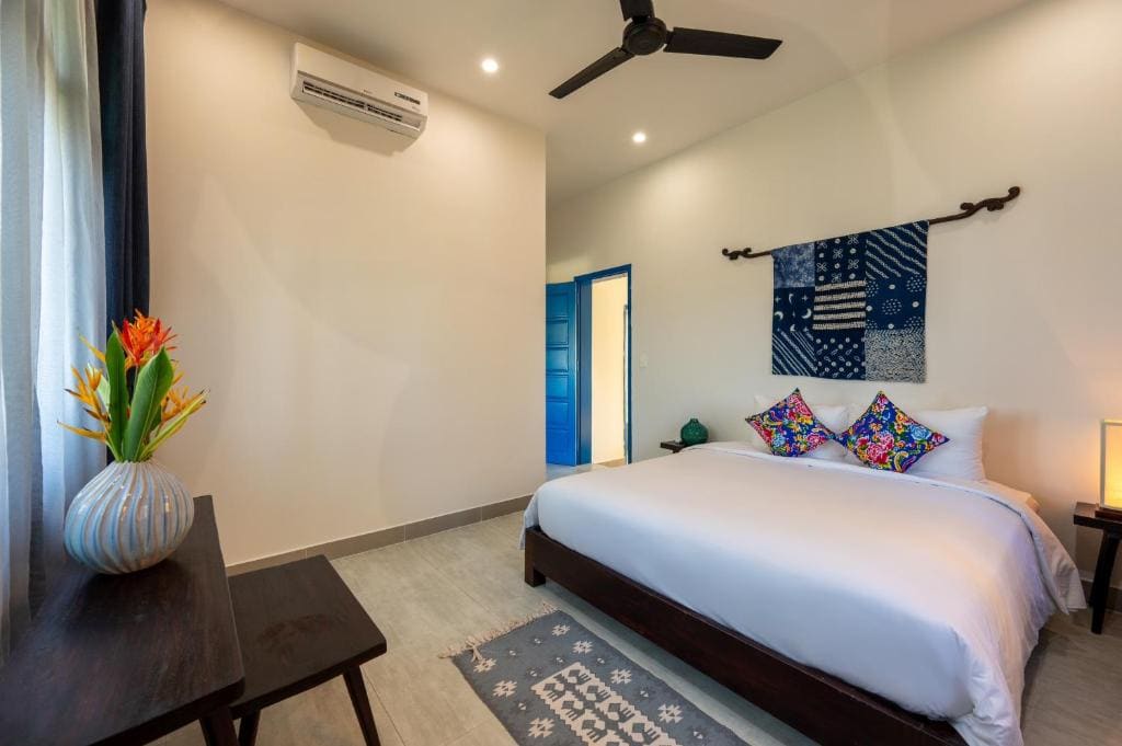 Apartment with Pool View room - Image 3