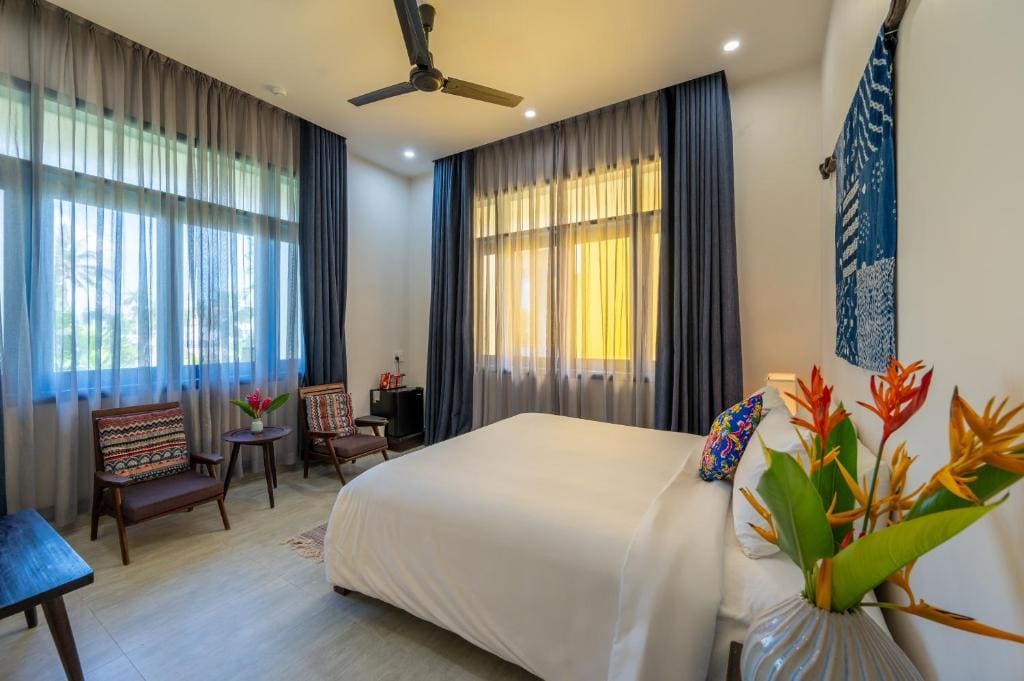 Apartment with Pool View room - Image 1
