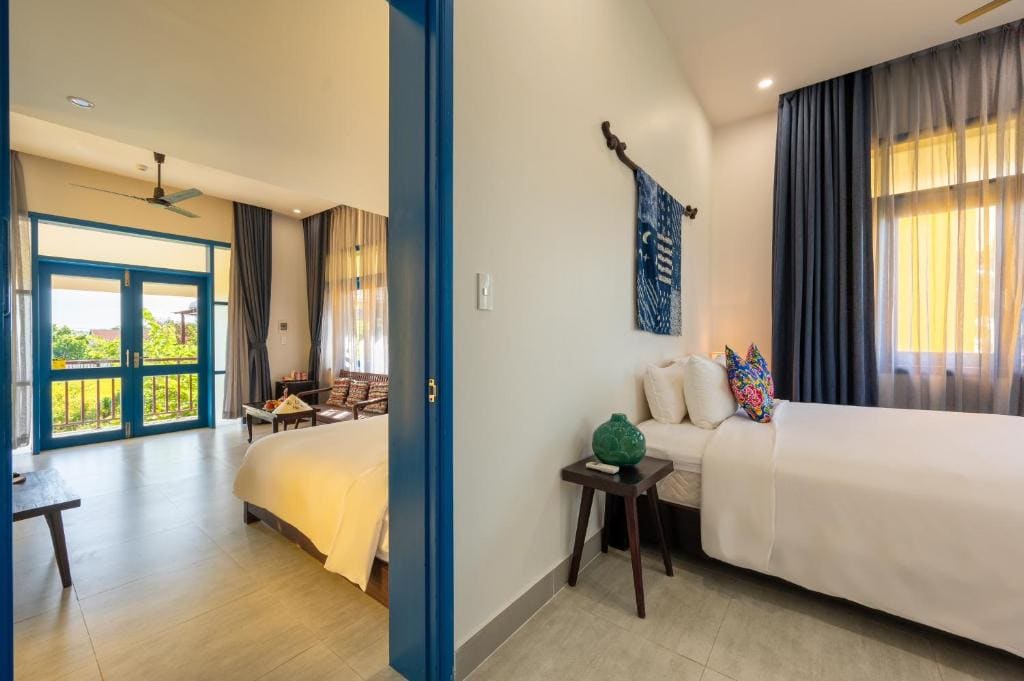 Apartment with Pool View room - Image 2