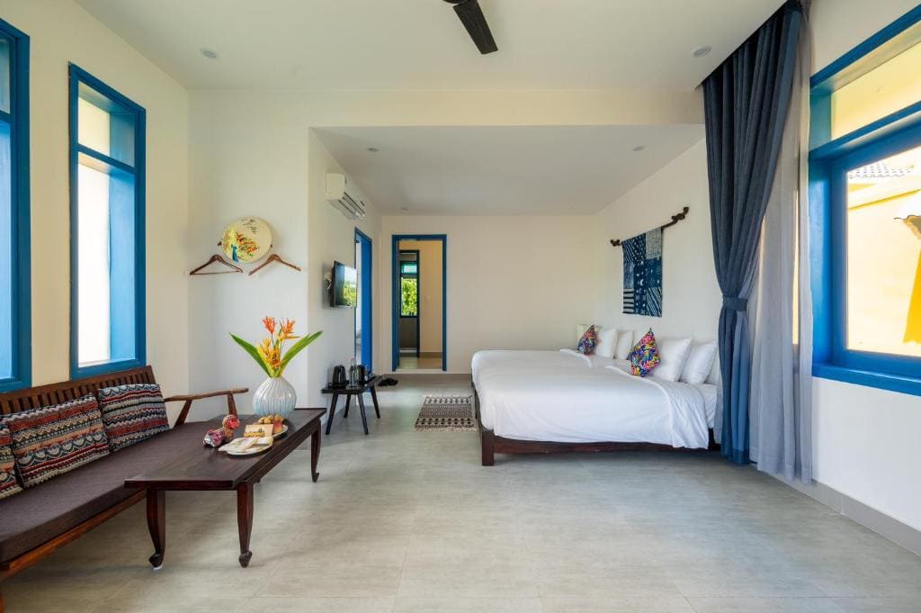 Deluxe Family Suite room - Image 1