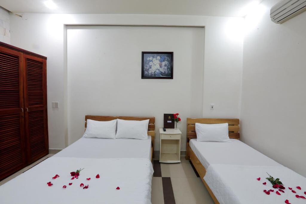 Triple Room with Balcony room - Image 1