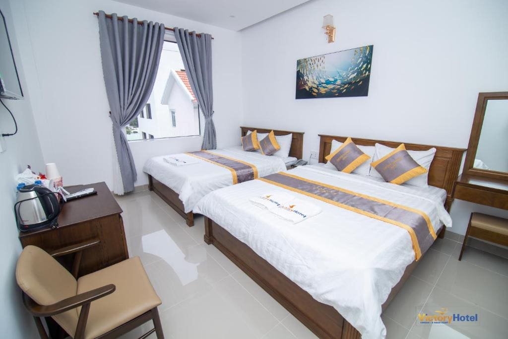 Superior Quadruple Room room - Image 1