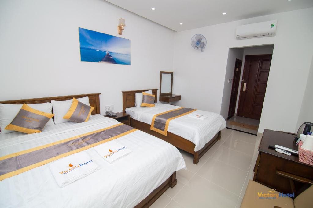 Superior Triple Room room - Image 3