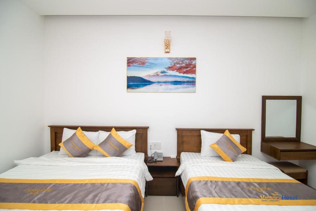 Superior Triple Room room - Image 2