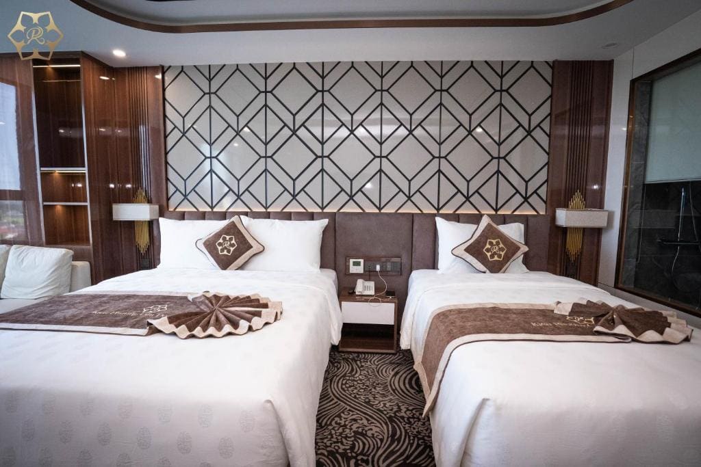 Deluxe Twin Room room - Image 2