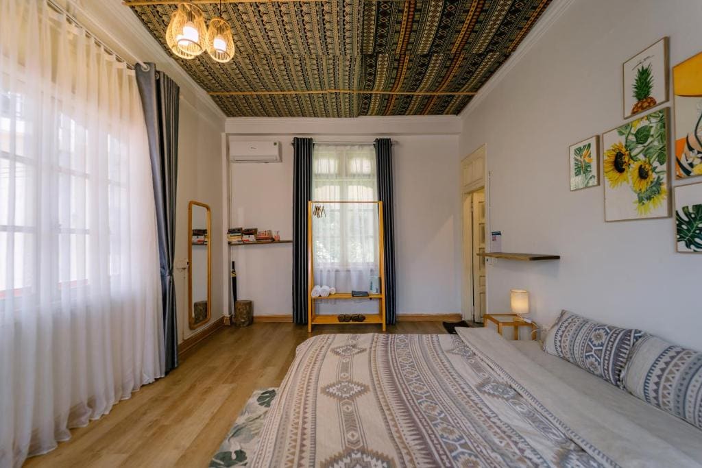 King Room with Mountain View room - Image 2