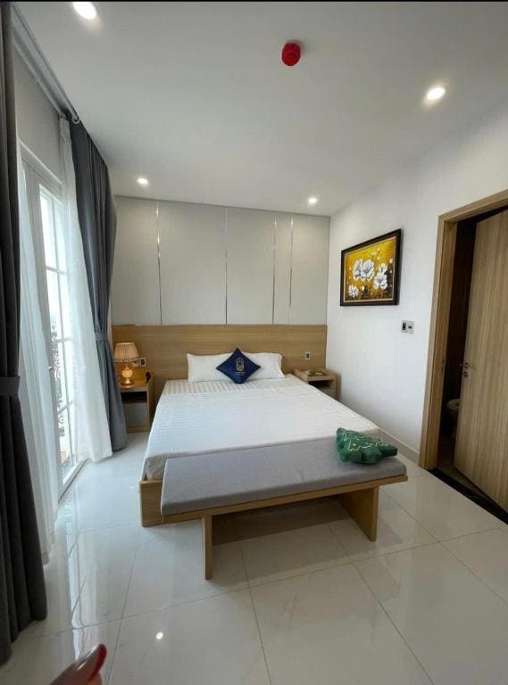 Double Room with Balcony room - Image 3