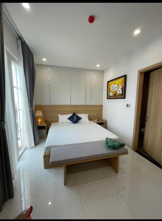 Double Room with Balcony room - Image 2