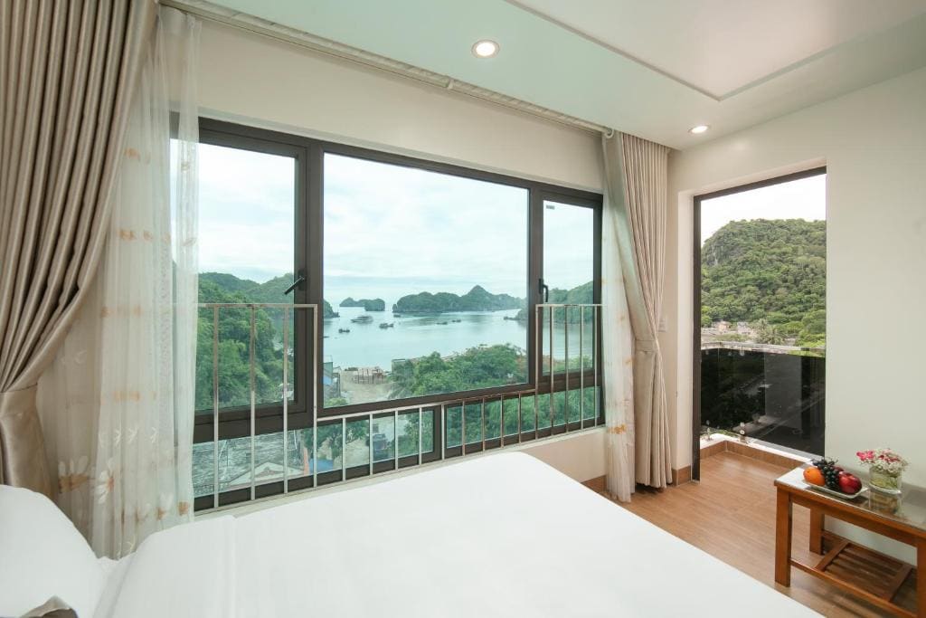 Superior Suite with Sea View room - Image 3