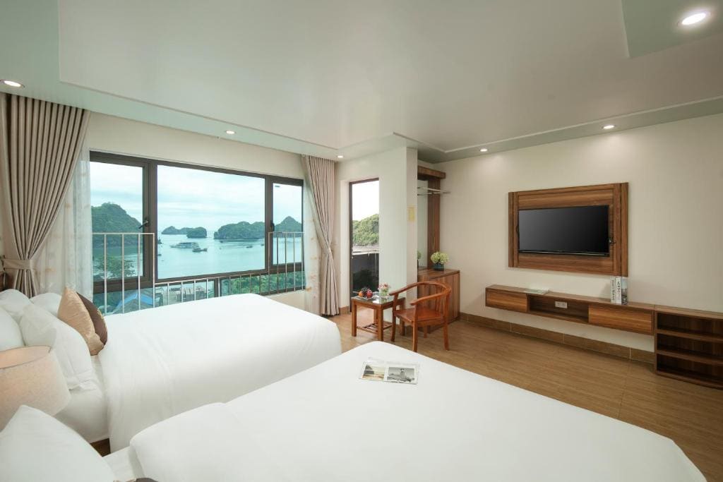 Superior Suite with Sea View room - Image 2