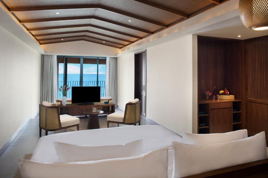Premium Deluxe Garden King room - Image 3