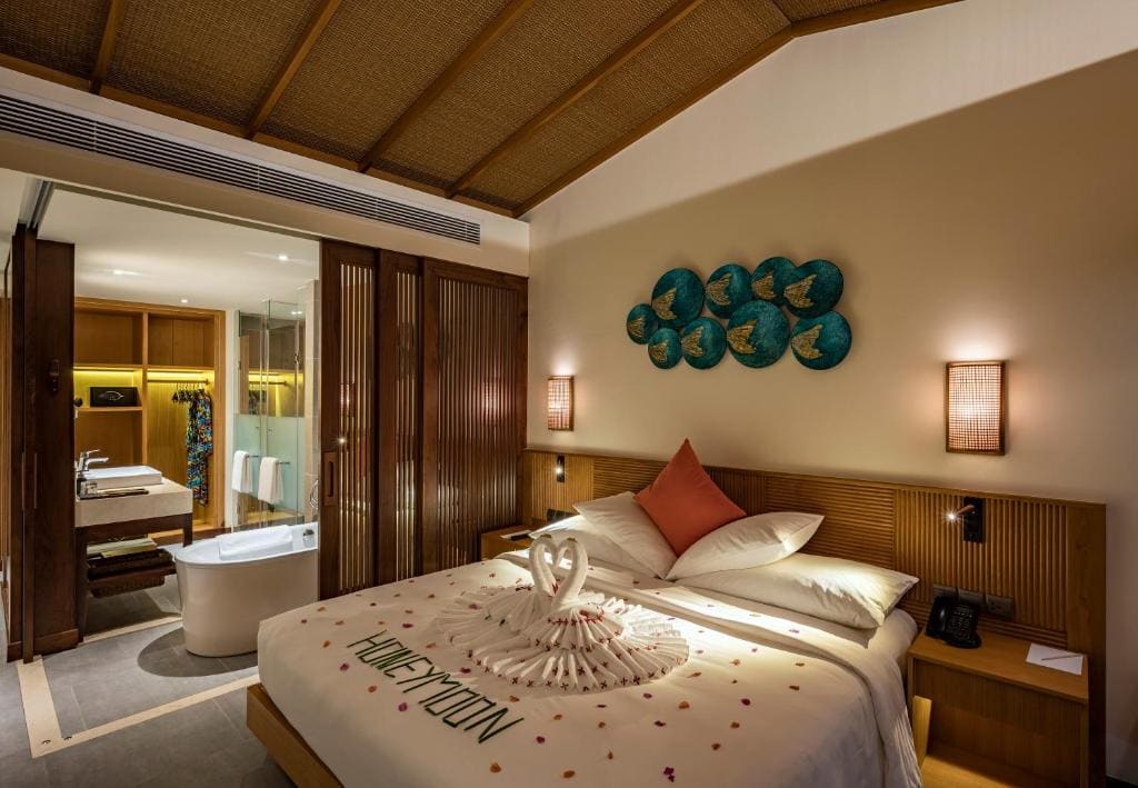 Premium Deluxe Ocean King room - Image 1
