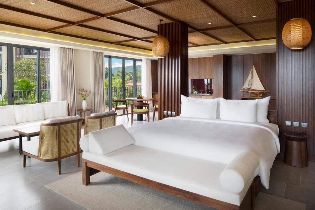 Premium Deluxe Garden King room - Image 2