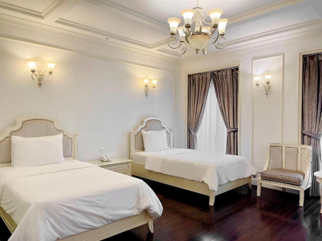 Deluxe Twin Room room - Image 2