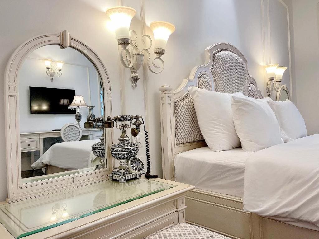 Deluxe Twin Room room - Image 3