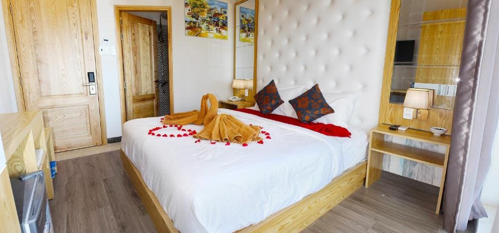 Deluxe Double Room with Sea View room - Image 1