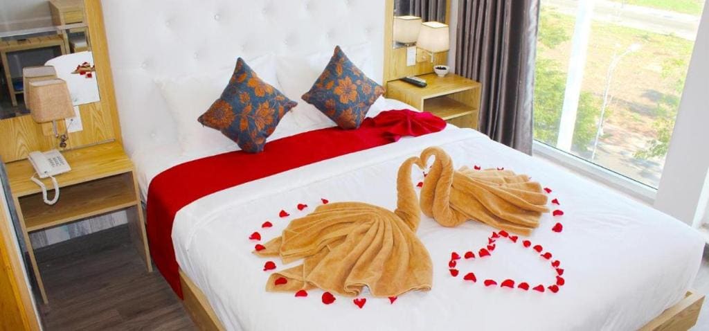Deluxe Double Room with Sea View room - Image 2