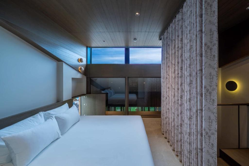 Two-Bedroom Deluxe Apartment with Ocean View room - Image 1
