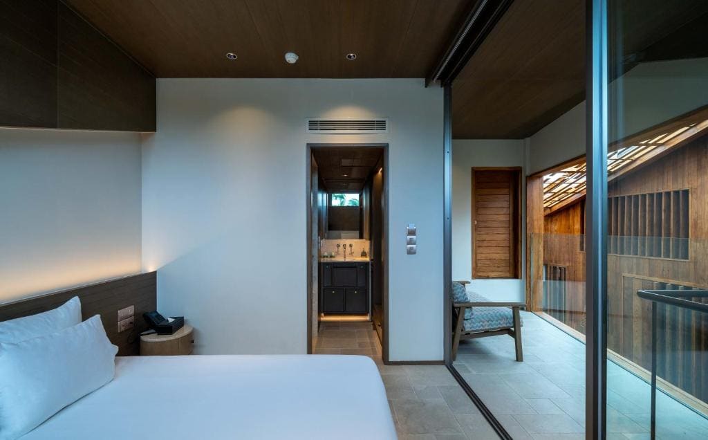 Two-Bedroom Deluxe Apartment with Ocean View room - Image 2