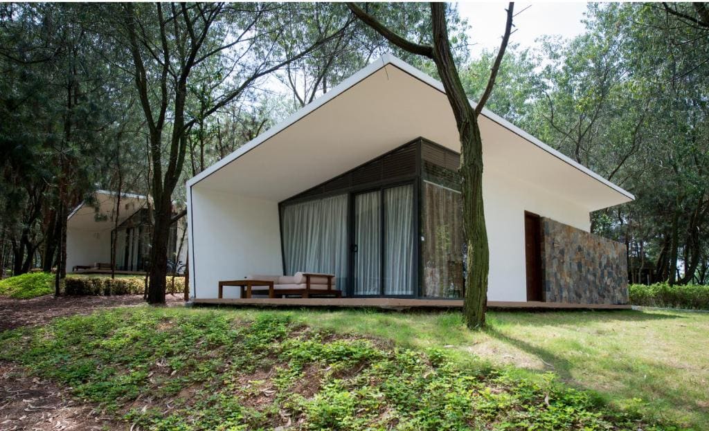 Hilltop Villa room - Image 2