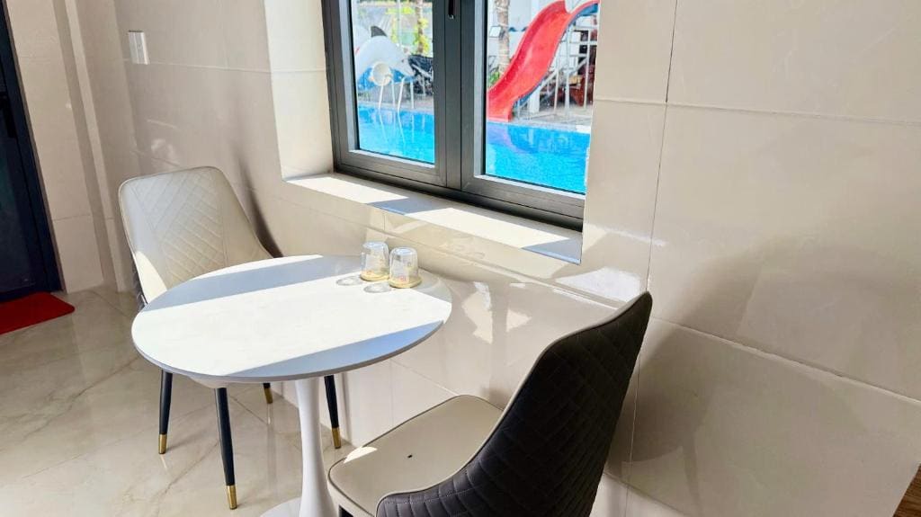 Queen Room with Pool View room - Image 3