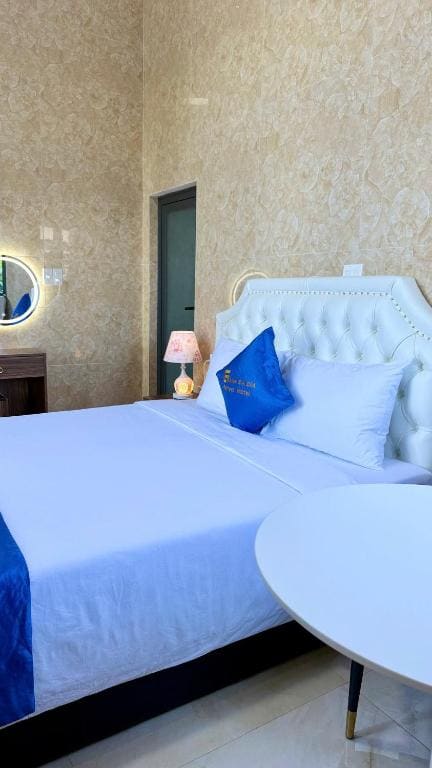 Queen Room with Garden View room - Image 2