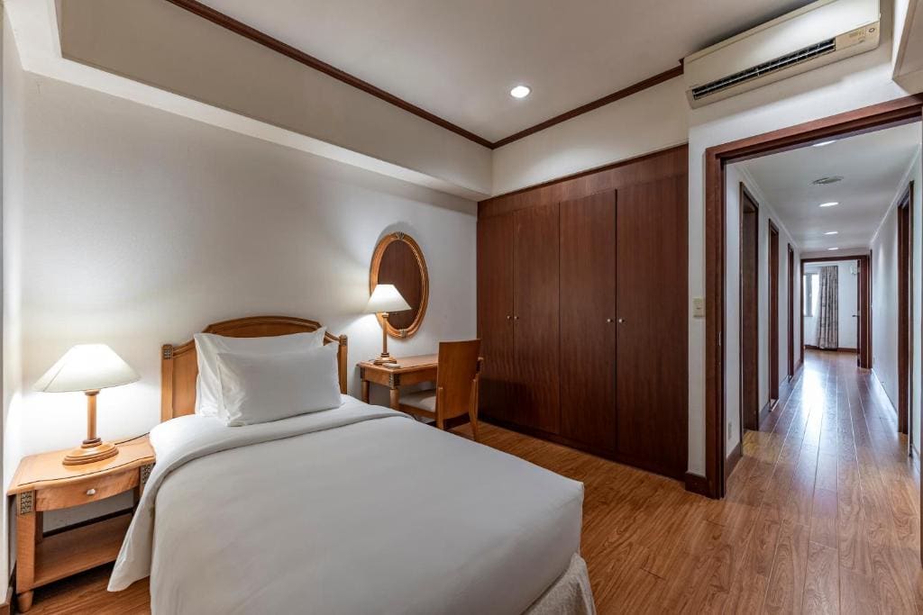 Deluxe Four-Bedroom Suite room - Image 2