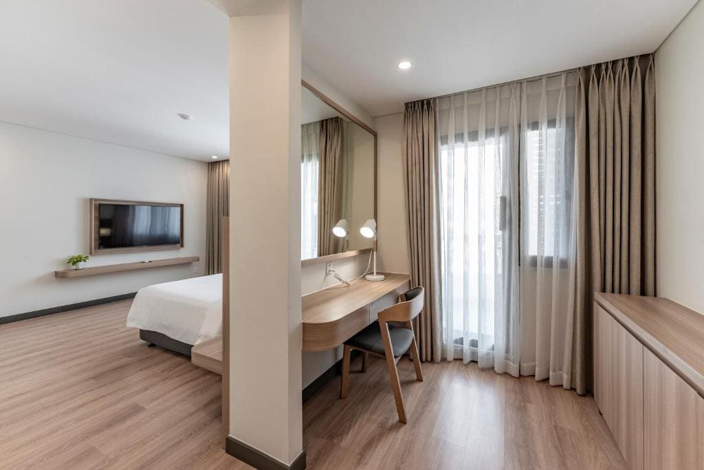 Luxury Four-Bedroom Suite room - Image 3
