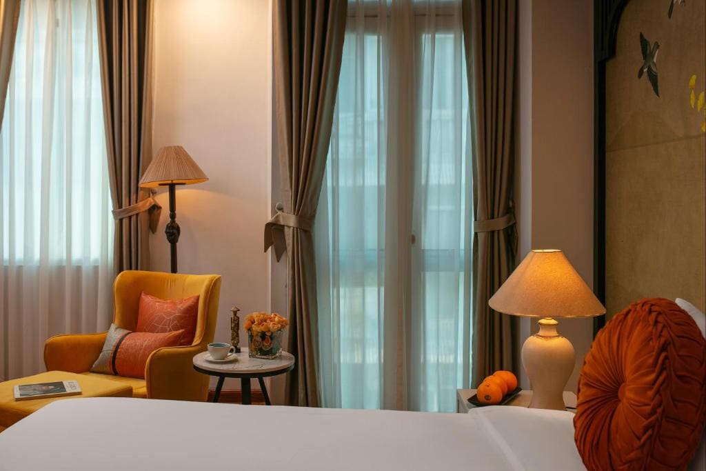 Junior Double or Twin Room with City View room - Image 3