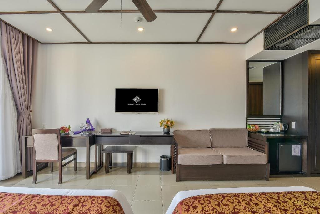 Premier Twin Balcony City View room - Image 2
