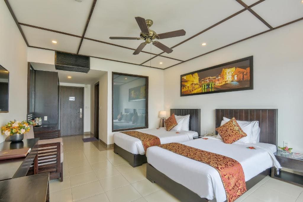 Premier Twin Balcony City View room - Image 1