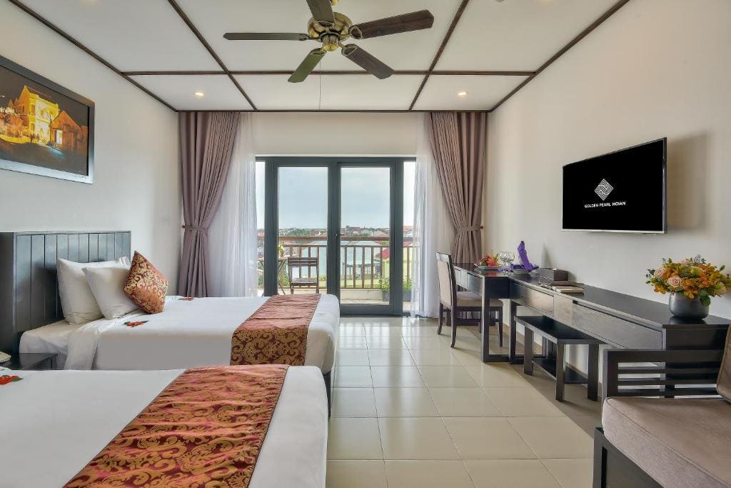 Premier Twin Balcony City View room - Image 3